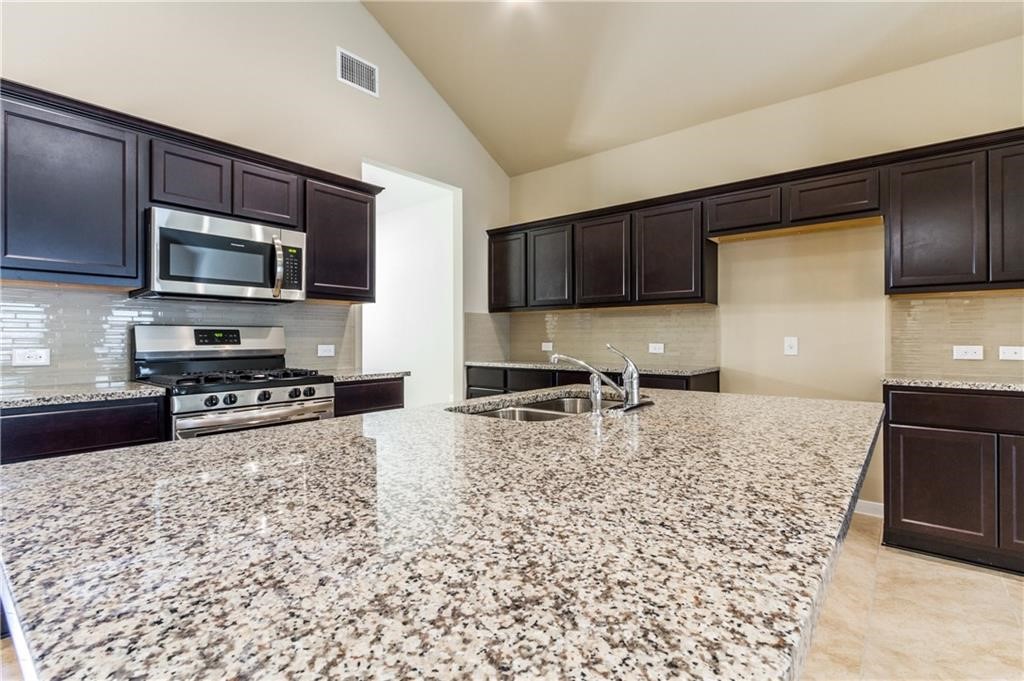 6521 Ranchito Drive Austin, TX 78744 - Photo 12 of 40