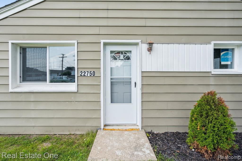 22750 Wick Road Taylor, MI 48180 - Photo 5 of 26