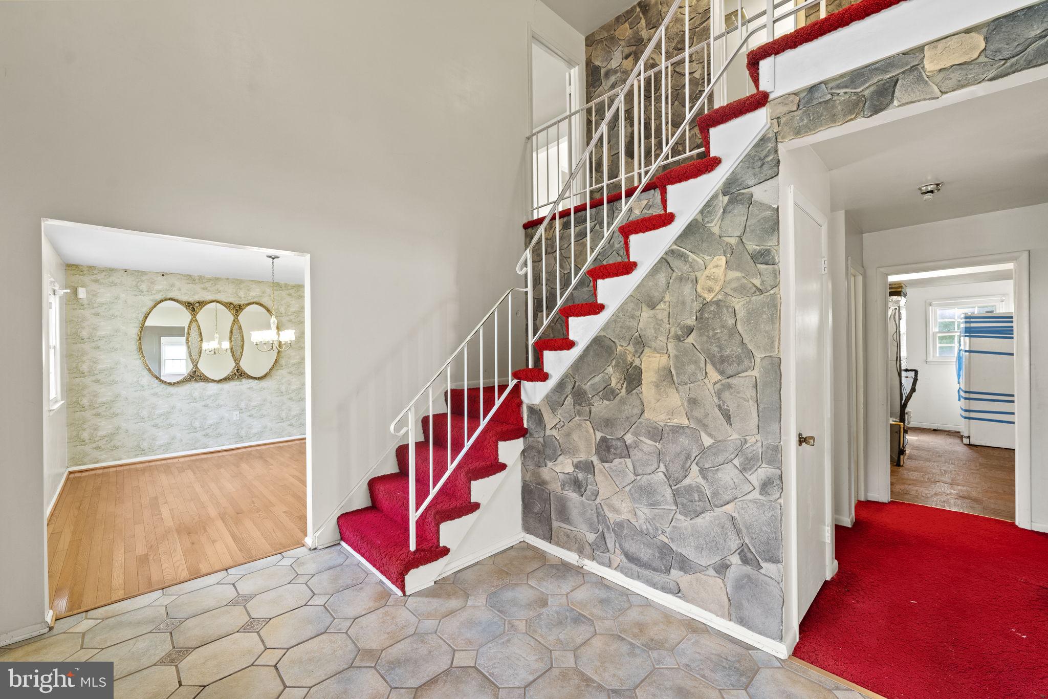9212 Loughran Road Fort Washington, MD 20744 - Photo 3 of 36 Gallery Image 3