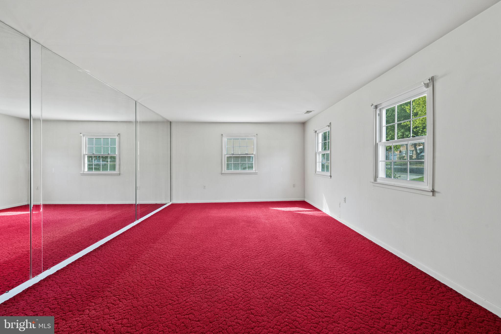 9212 Loughran Road Fort Washington, MD 20744 - Photo 8 of 36 Gallery Image 8