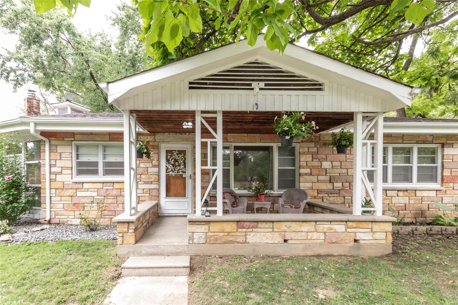 22 Valley Road St. Charles, MO 63303 - Photo 1 of 25 Gallery Image 1