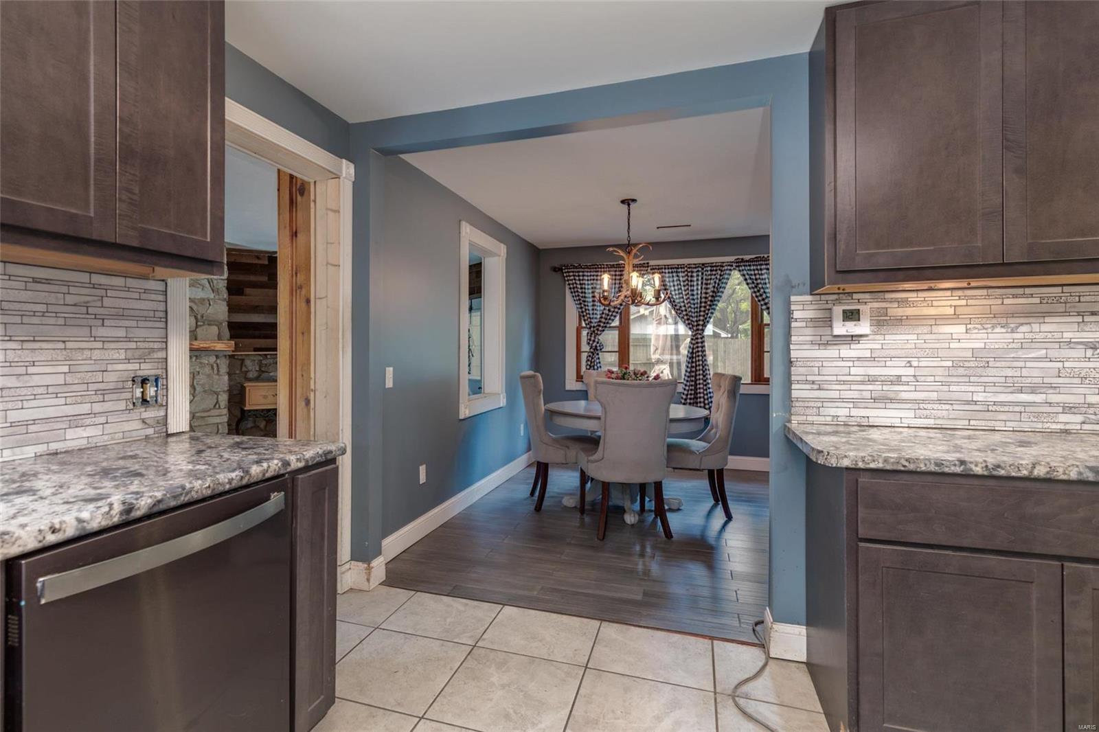 22 Valley Road St. Charles, MO 63303 - Photo 11 of 25 Gallery Image 11
