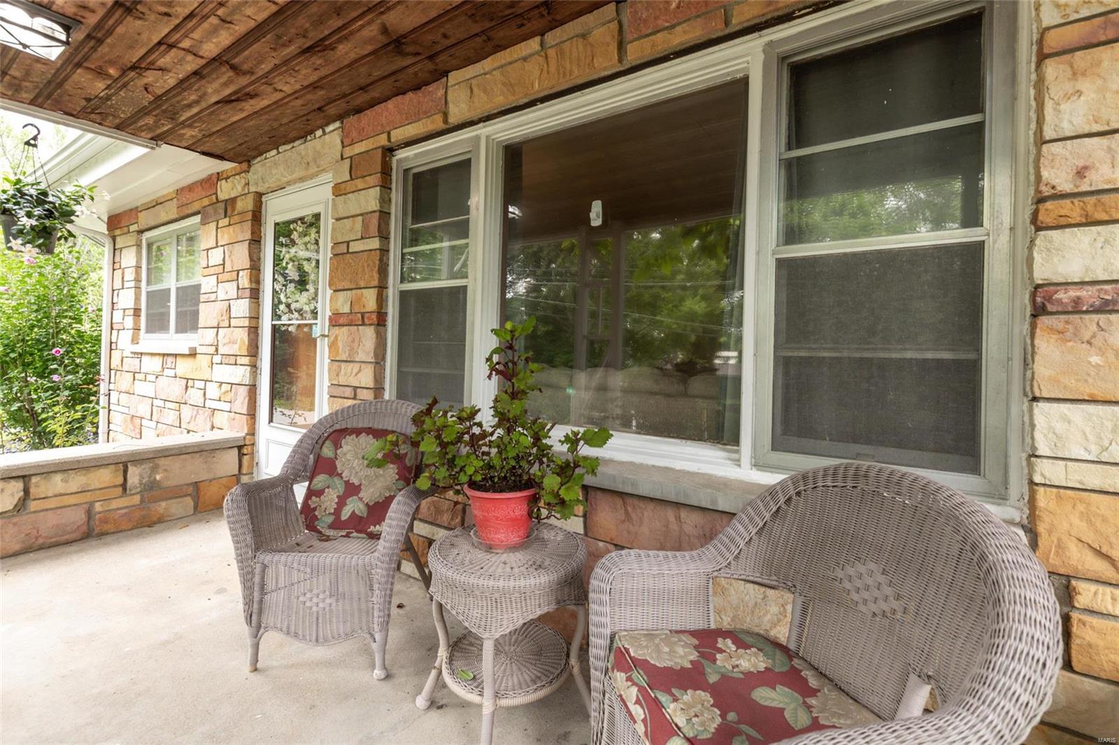 22 Valley Road St. Charles, MO 63303 - Photo 3 of 25 Gallery Image 3
