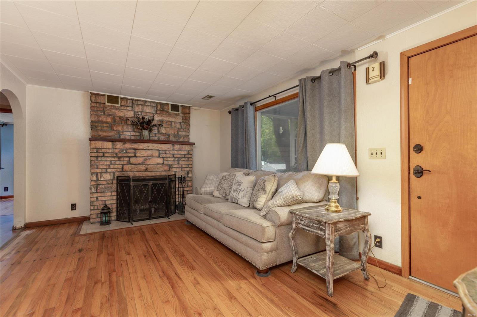 22 Valley Road St. Charles, MO 63303 - Photo 4 of 25 Gallery Image 4