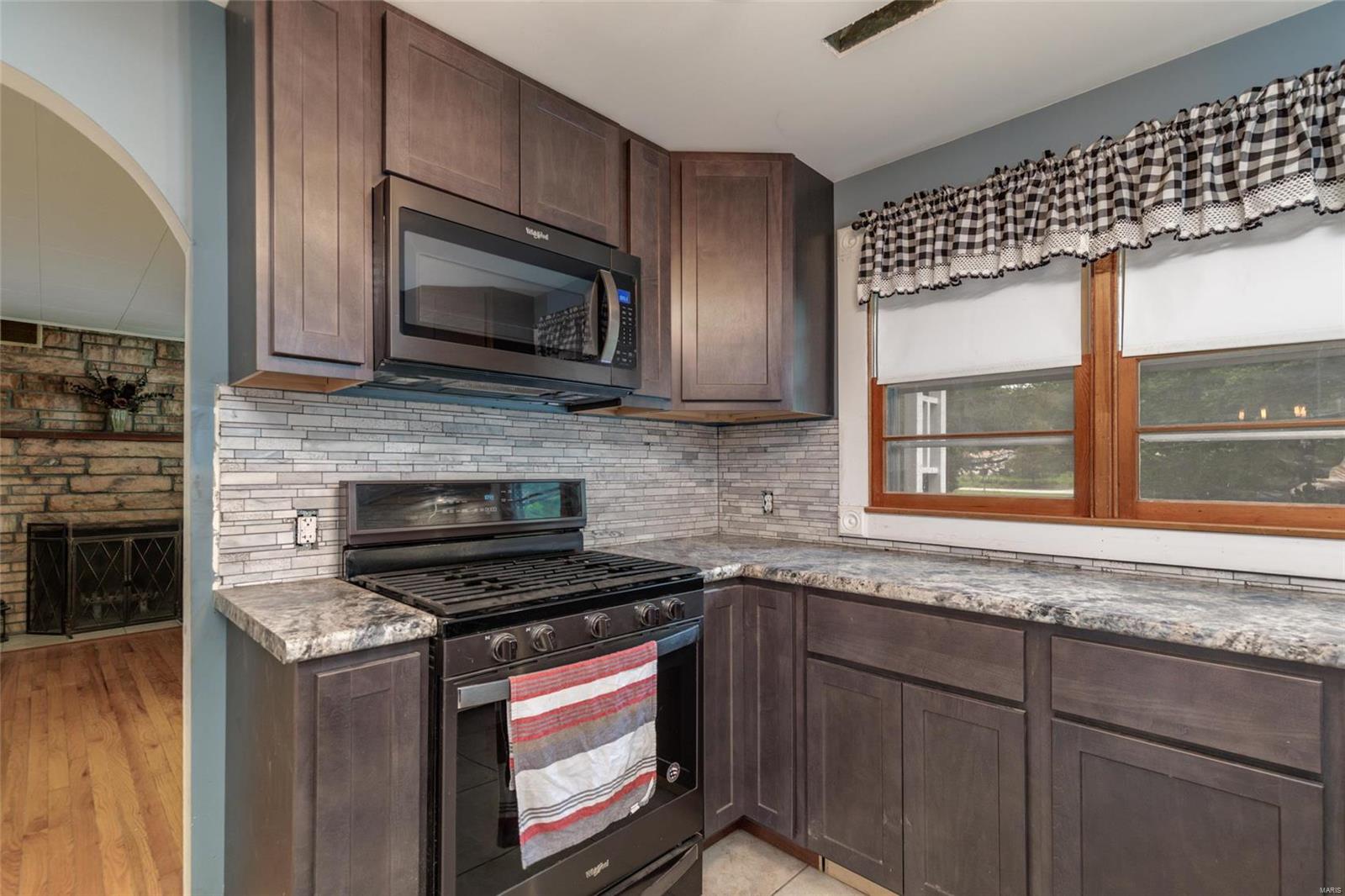 22 Valley Road St. Charles, MO 63303 - Photo 9 of 25 Gallery Image 9