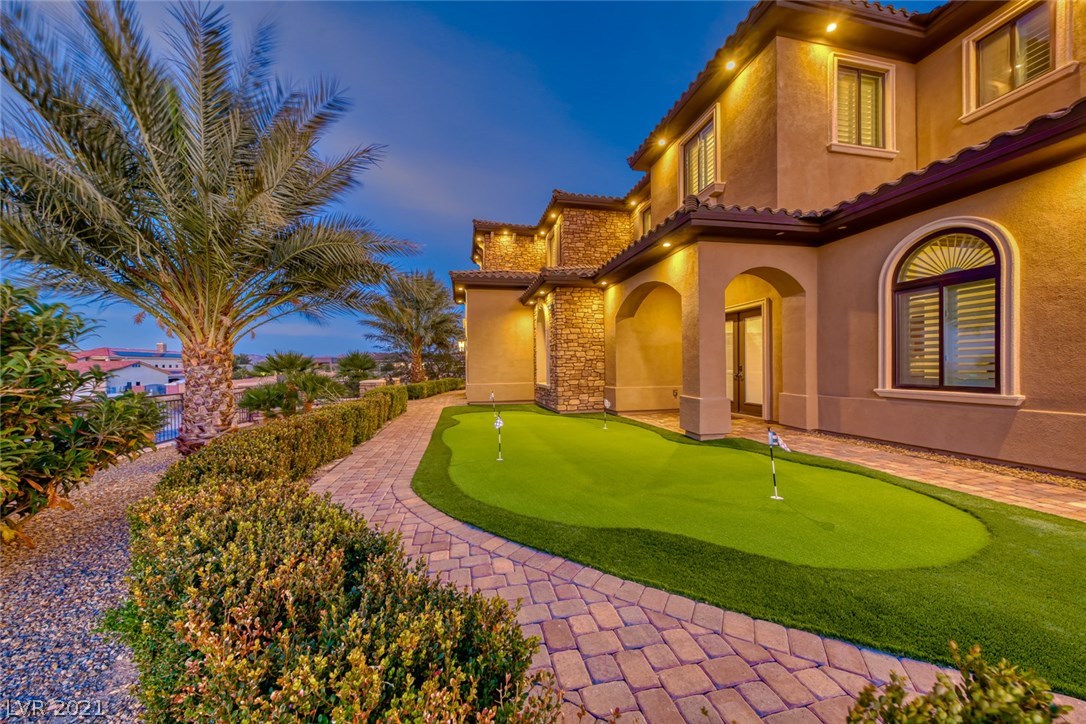 561 Foxhall Road Henderson, NV 89002 - Photo 14 of 50 Gallery Image 14