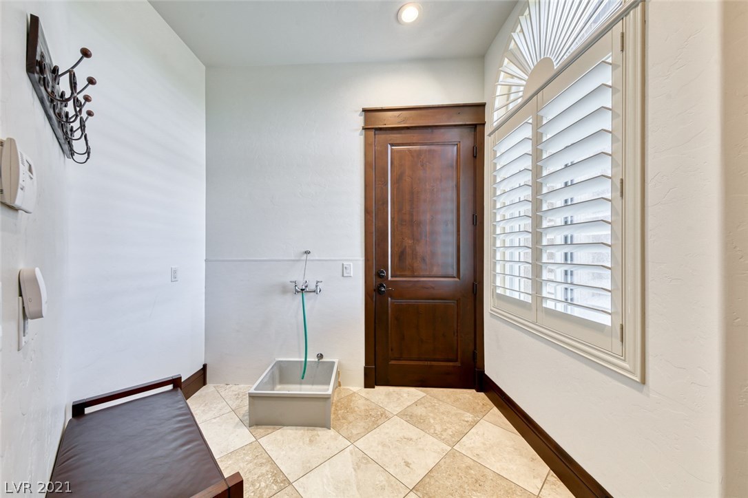 561 Foxhall Road Henderson, NV 89002 - Photo 38 of 50 Gallery Image 38
