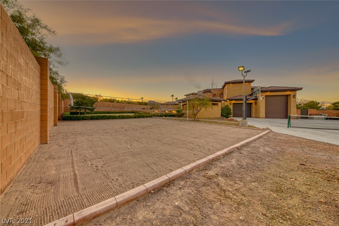 561 Foxhall Road Henderson, NV 89002 - Photo 41 of 50 Gallery Image 41
