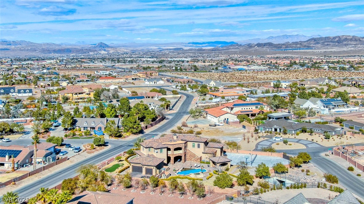 561 Foxhall Road Henderson, NV 89002 - Photo 10 of 50 Gallery Image 10