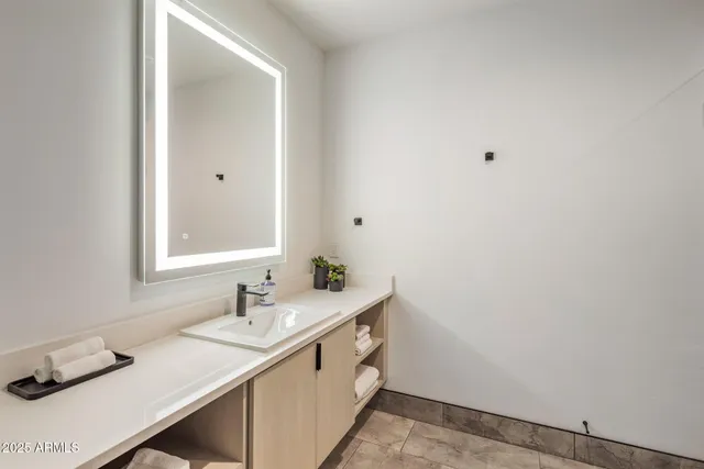 $7,350,000 | 10299 East White Feather Lane, Scottsdale, AZ 85262