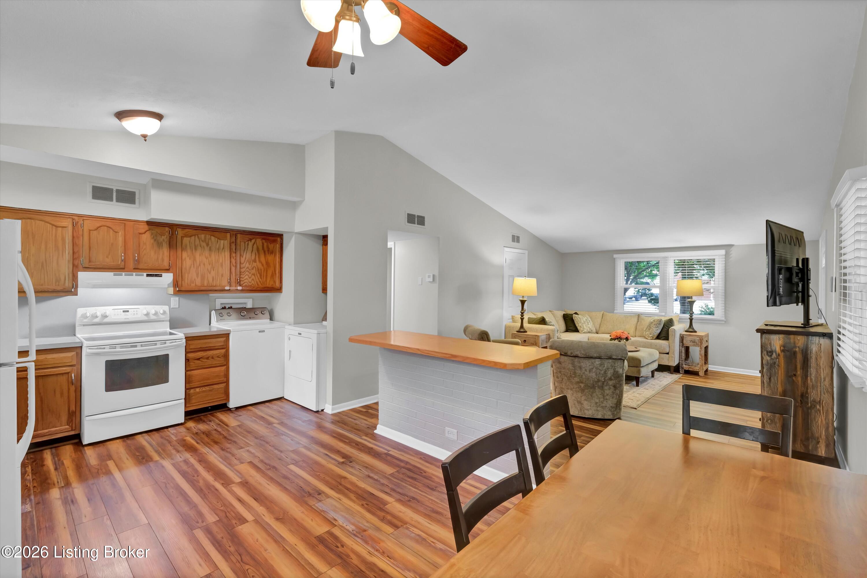 3031 Nepperhan Road Louisville, KY 40220 - Photo 14 of 36 Kitchen