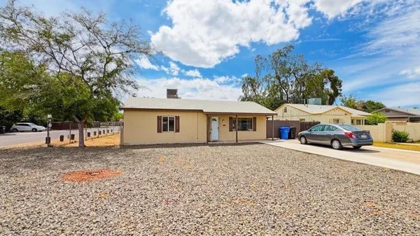 $2,550 | 1239 East Highland Avenue, Unit A, Phoenix, AZ 85014