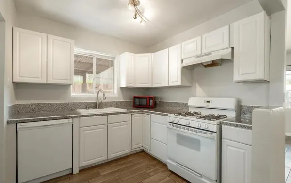 $2,550 | 1239 East Highland Avenue, Unit A, Phoenix, AZ 85014