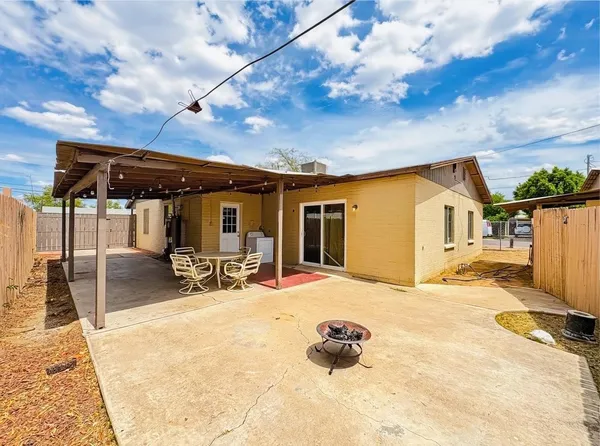 $2,550 | 1239 East Highland Avenue, Unit A, Phoenix, AZ 85014