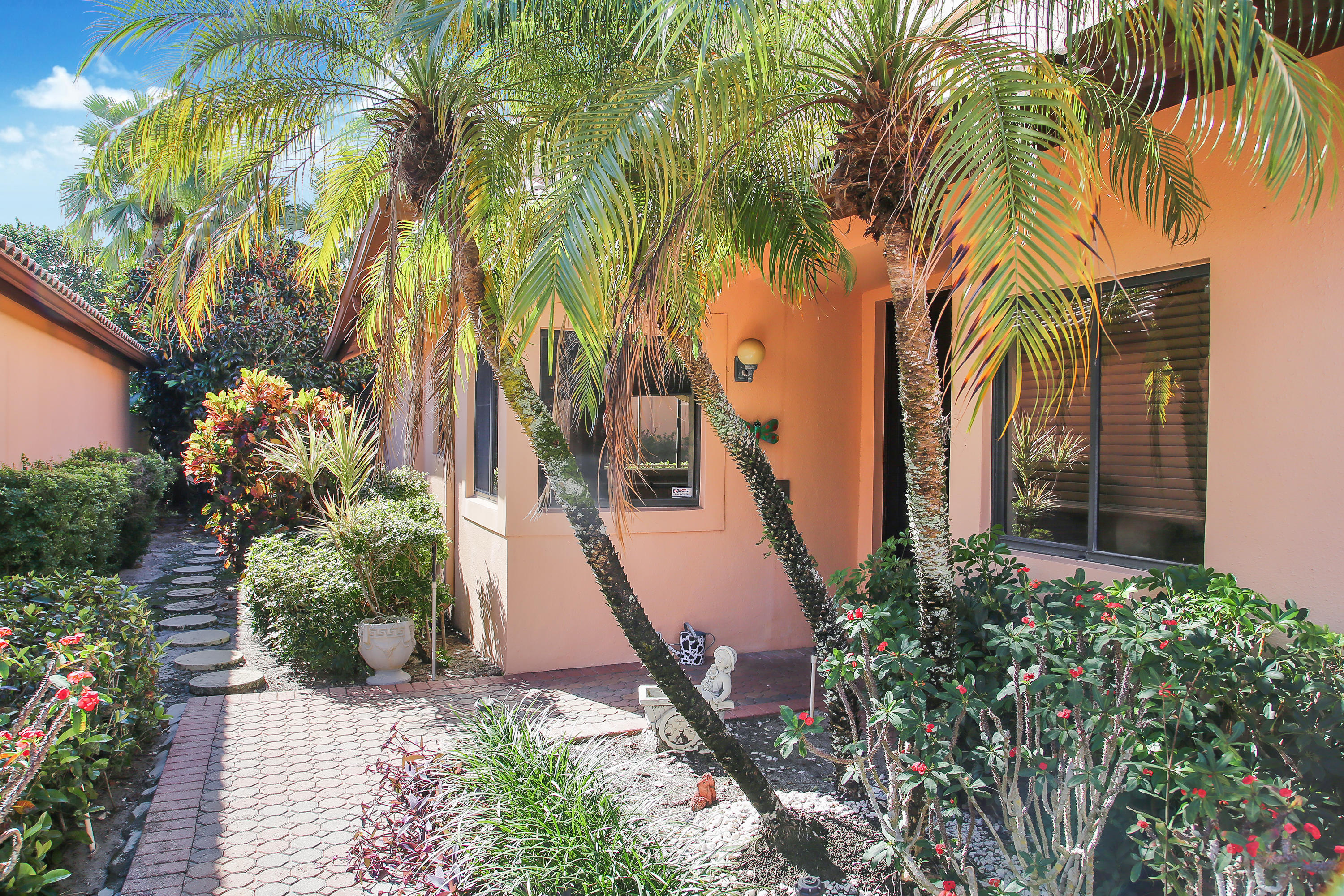 6463 Via Rosa Boca Raton, FL 33433 - Photo 3 of 23 Entrance