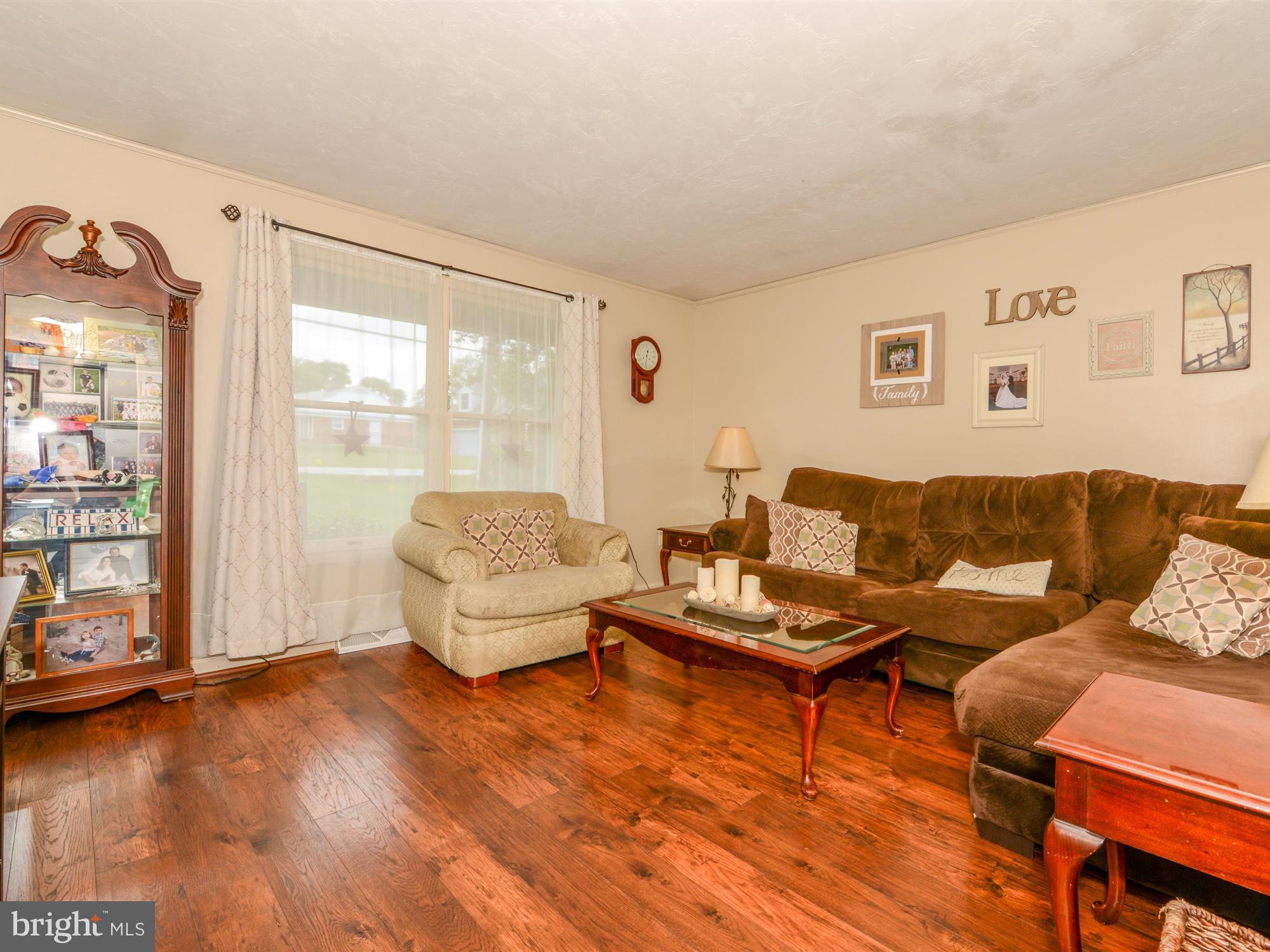 645 Locust Grove Road York, PA 17402 - Photo 4 of 28 Gallery Image 4