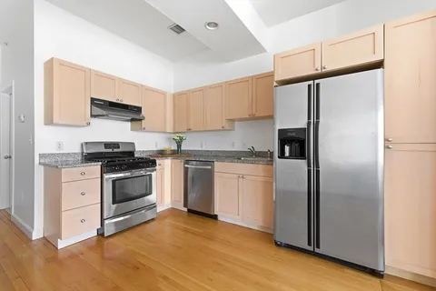 $475,000 | 156 Chelsea Street, Unit 201, Boston, MA 02128