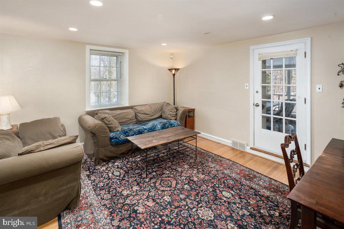 305 Custis Road Glenside, PA 19038 - Photo 12 of 26 Gallery Image 12