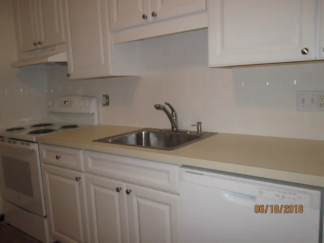 $2,850 | 46 Rustic Street, Unit 46, Newton, MA 02458