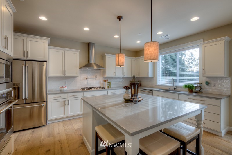 212 239th Street Southwest Bothell, WA 98021 - Photo 5 of 19