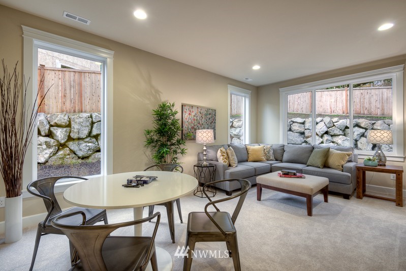212 239th Street Southwest Bothell, WA 98021 - Photo 9 of 19