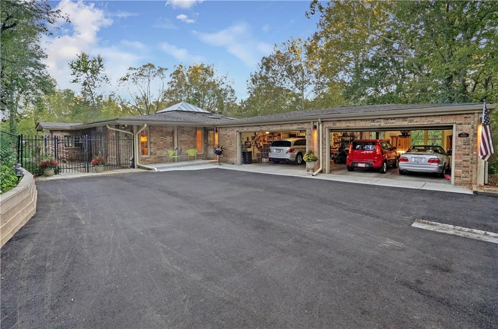 6410 Johnson Road Indianapolis, IN 46220 - Photo 3 of 45 Gallery Image 3