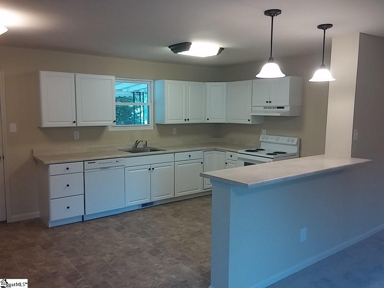 522 Old Rutherford Road Taylors, SC 29687 - Photo 5 of 28