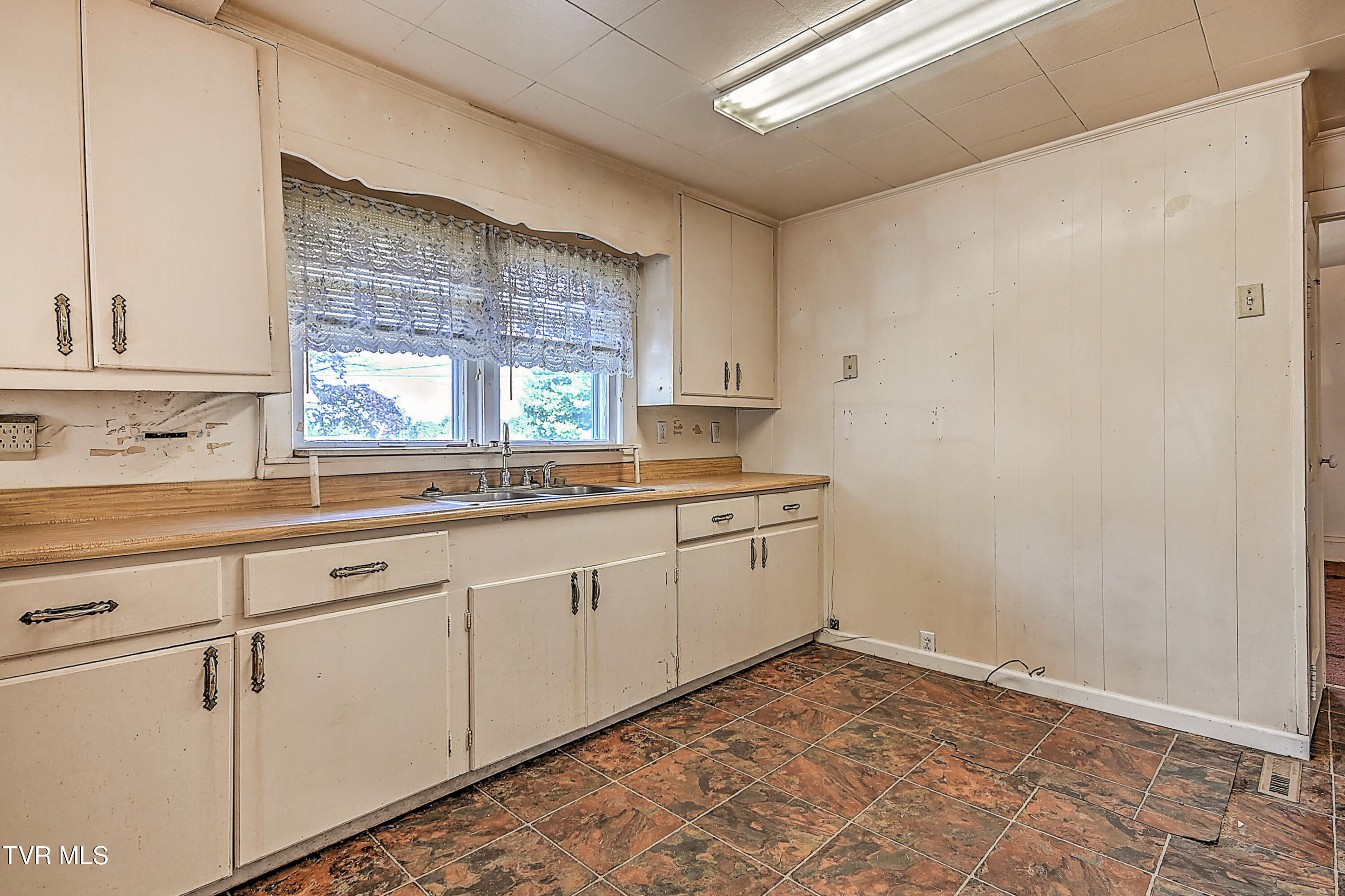 525 Shakesville Road Bristol, VA 24201 - Photo 20 of 36 525 Shakesville SS-27