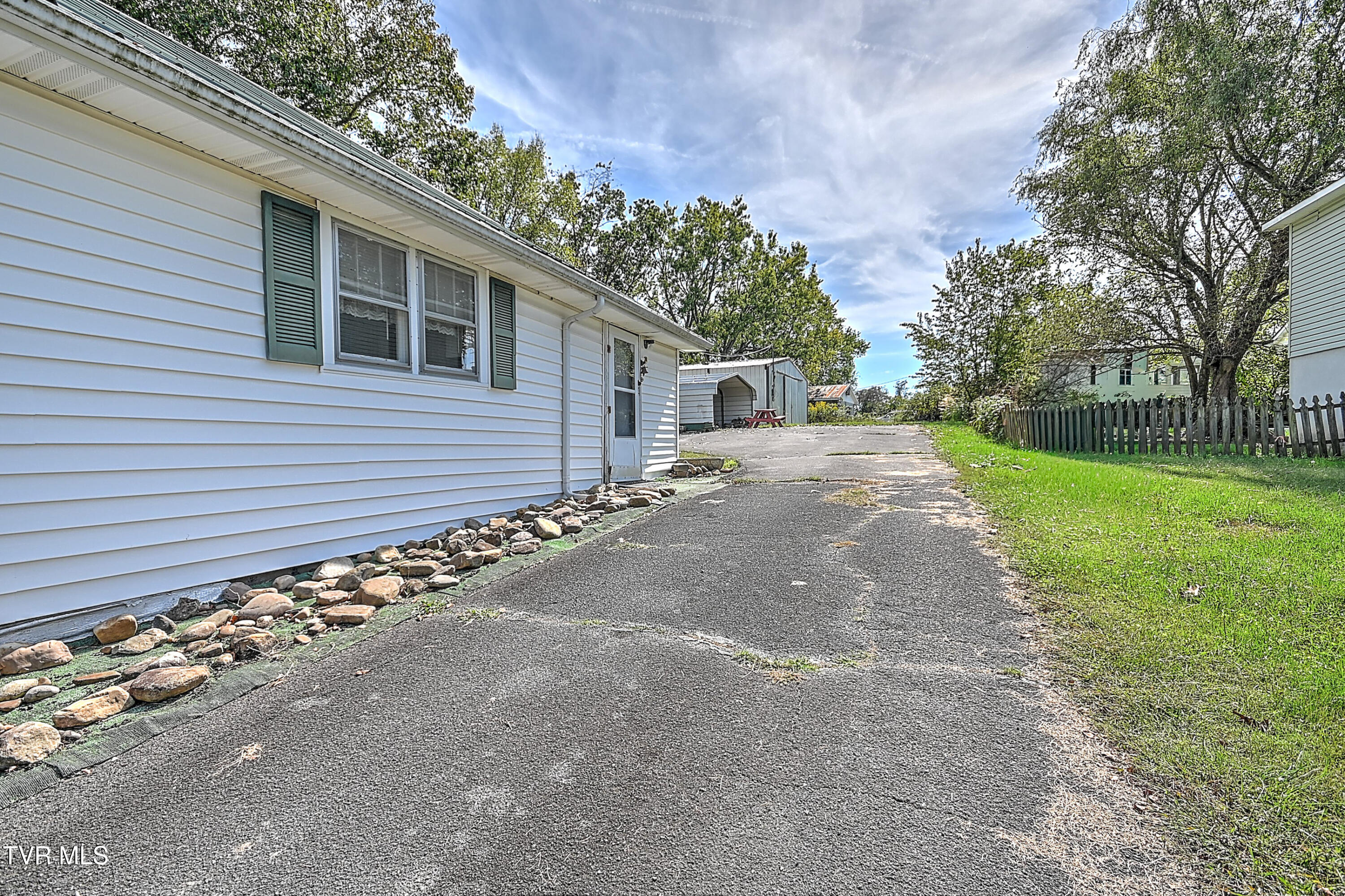 525 Shakesville Road Bristol, VA 24201 - Photo 26 of 36 525 Shakesville SS-36