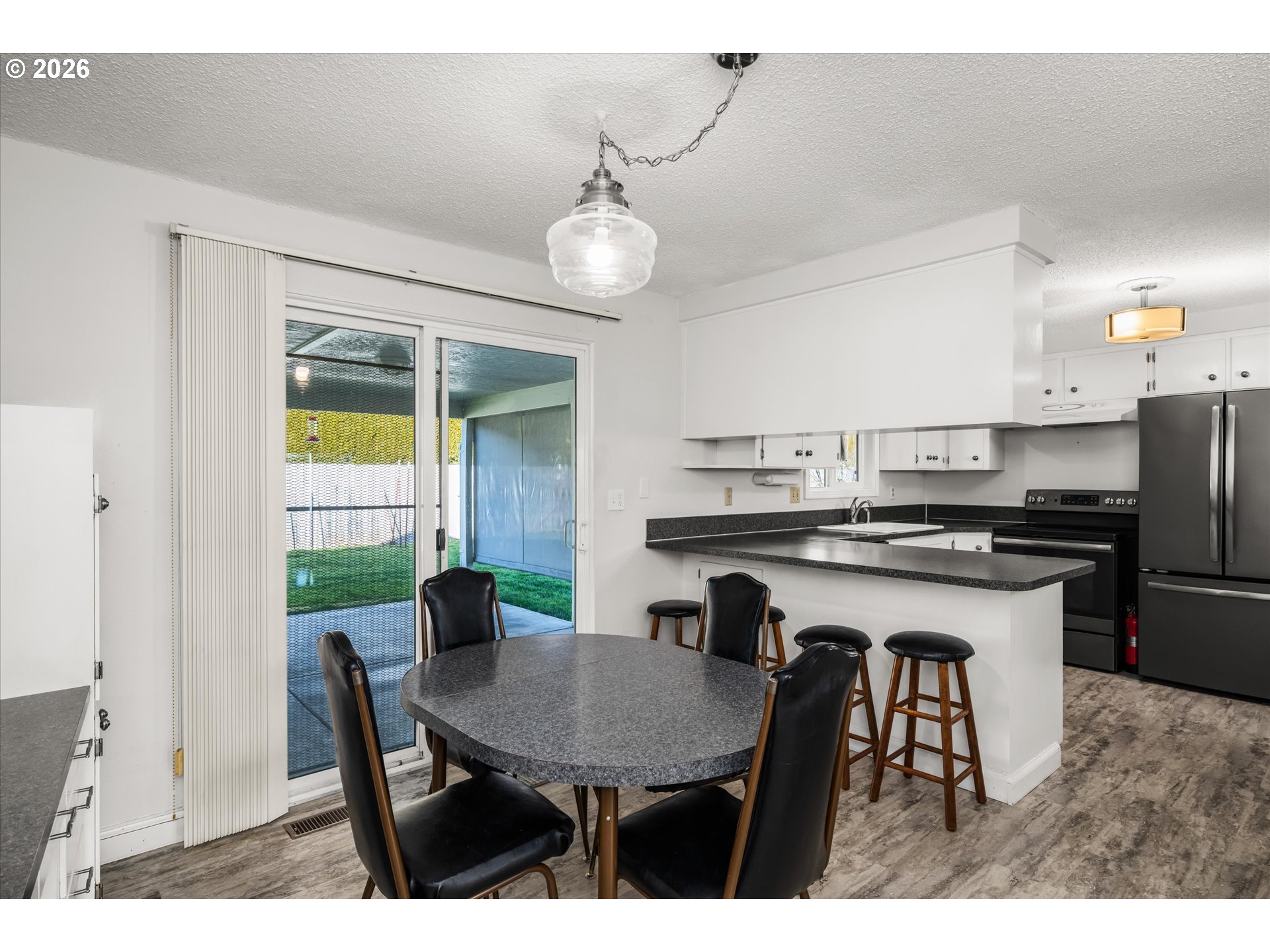 472 Springdale Avenue Springfield, OR 97477 - Photo 12 of 40