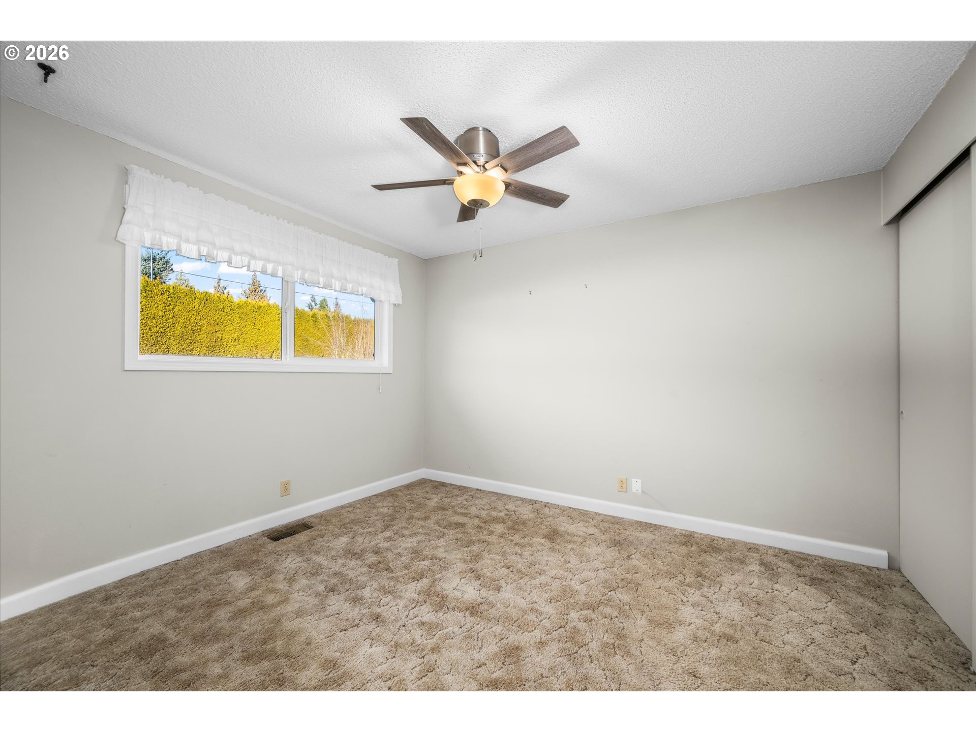 472 Springdale Avenue Springfield, OR 97477 - Photo 18 of 40