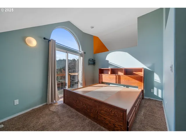 a view of an outdoor space