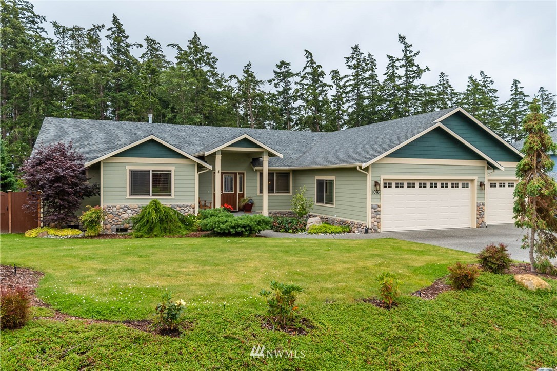 1076 Lyle Ridge Circle Oak Harbor, WA 98277 - Photo 1 of 35 Gallery Image 1