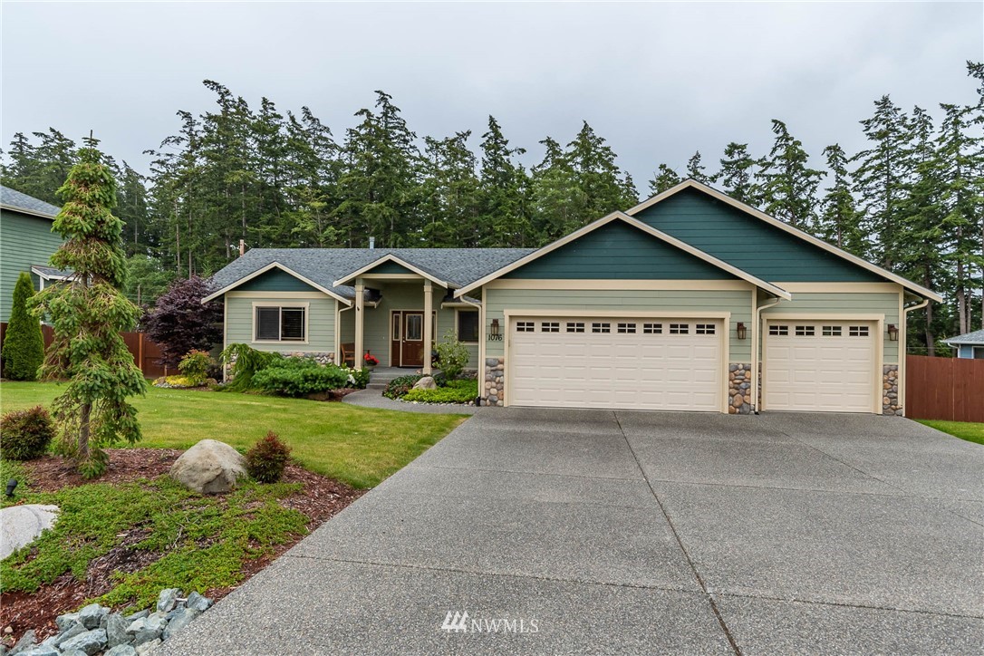 1076 Lyle Ridge Circle Oak Harbor, WA 98277 - Photo 2 of 35 Gallery Image 2