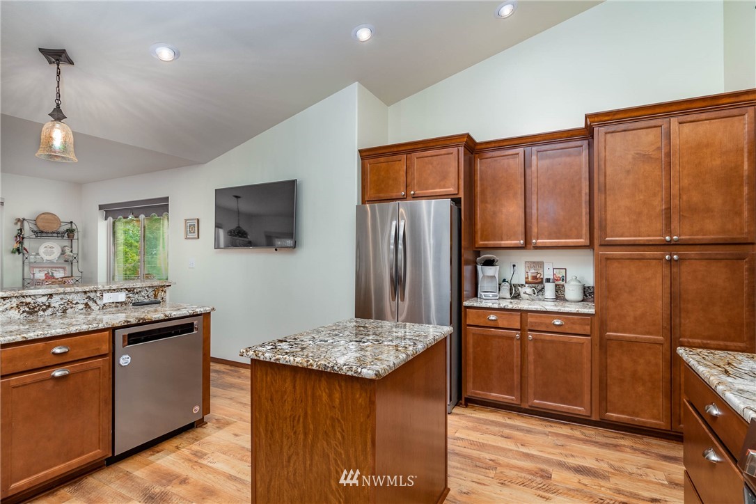1076 Lyle Ridge Circle Oak Harbor, WA 98277 - Photo 12 of 35 Gallery Image 12