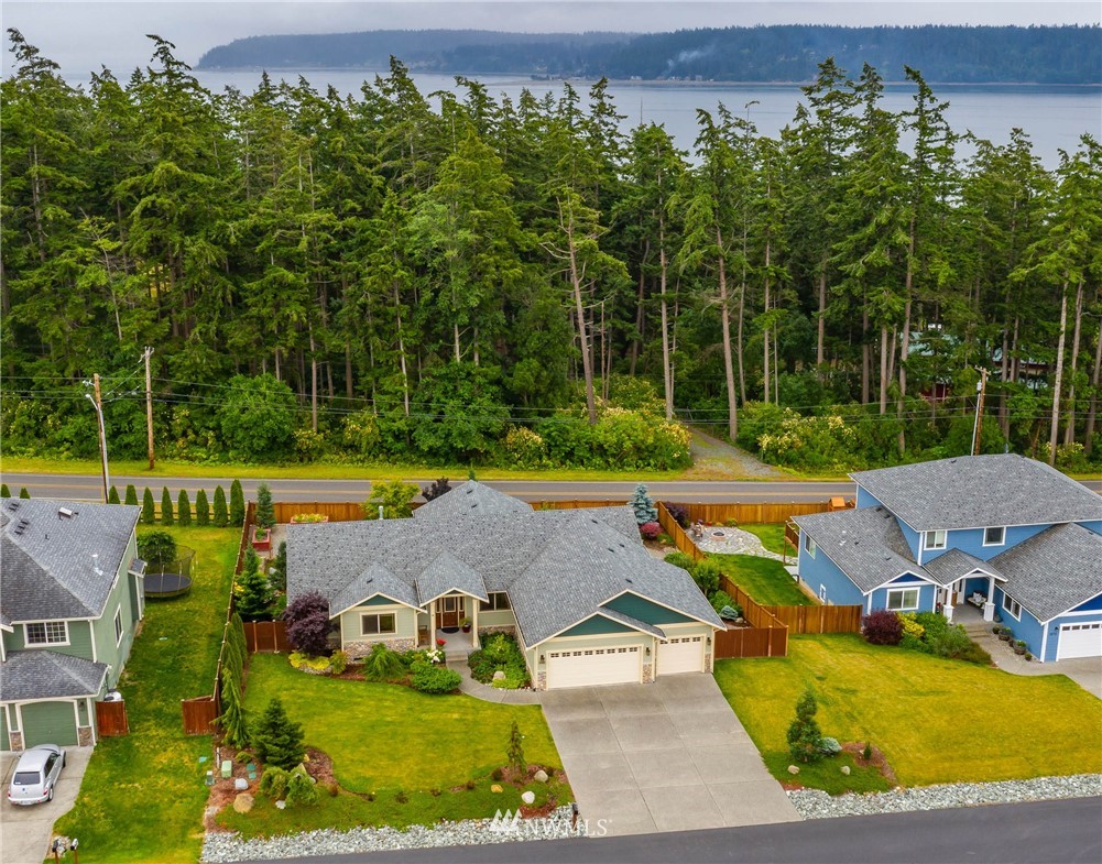 1076 Lyle Ridge Circle Oak Harbor, WA 98277 - Photo 3 of 35 Gallery Image 3