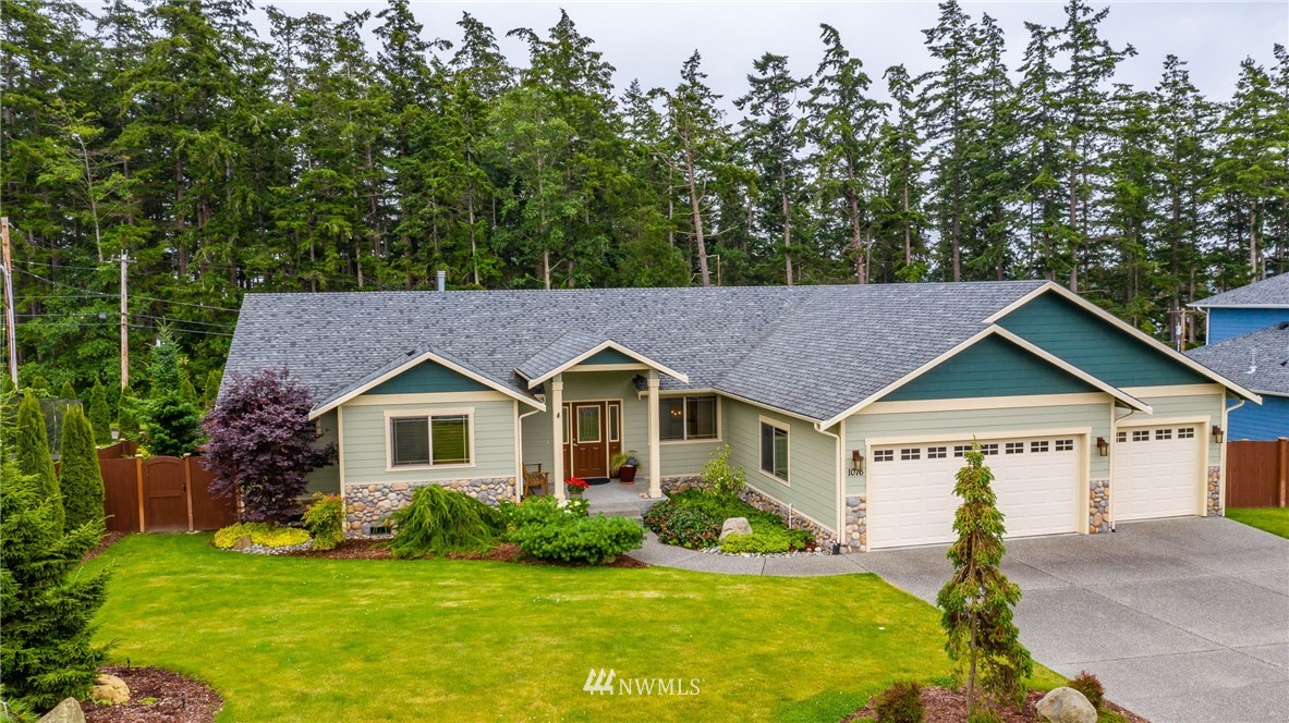 1076 Lyle Ridge Circle Oak Harbor, WA 98277 - Photo 4 of 35 Gallery Image 4
