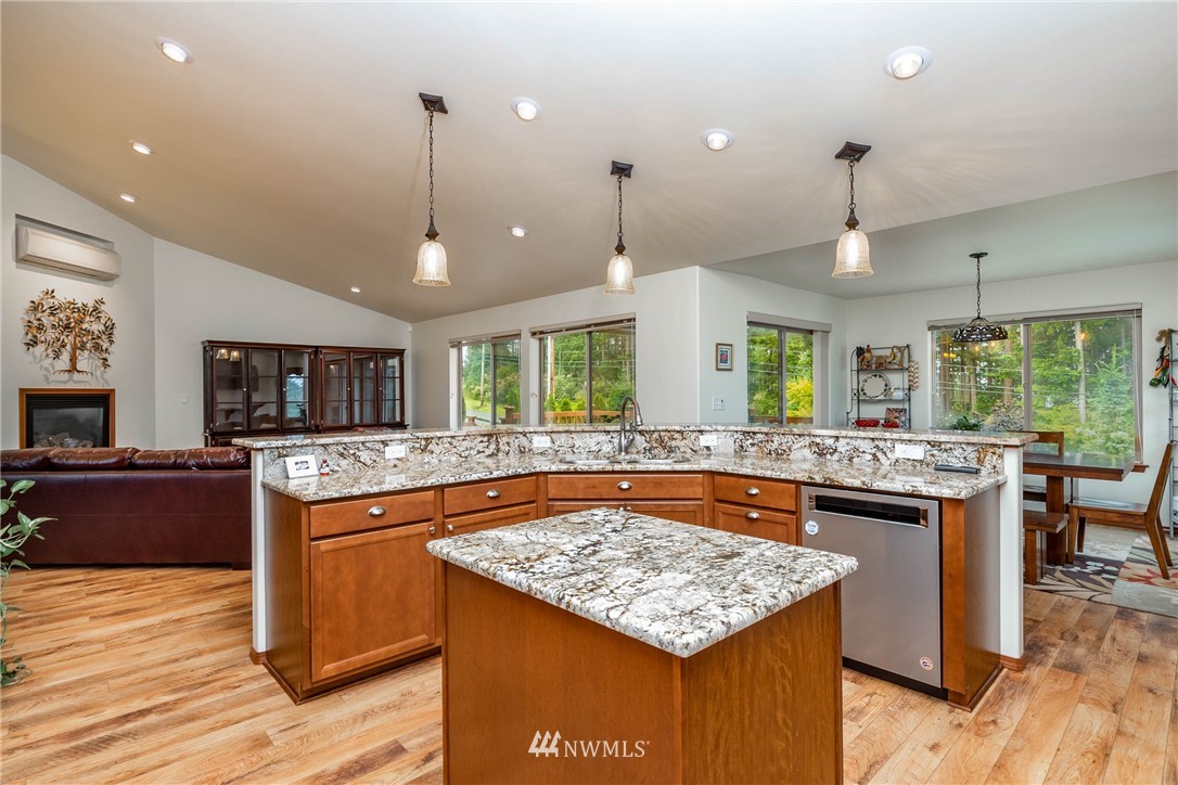 1076 Lyle Ridge Circle Oak Harbor, WA 98277 - Photo 10 of 35 Gallery Image 10