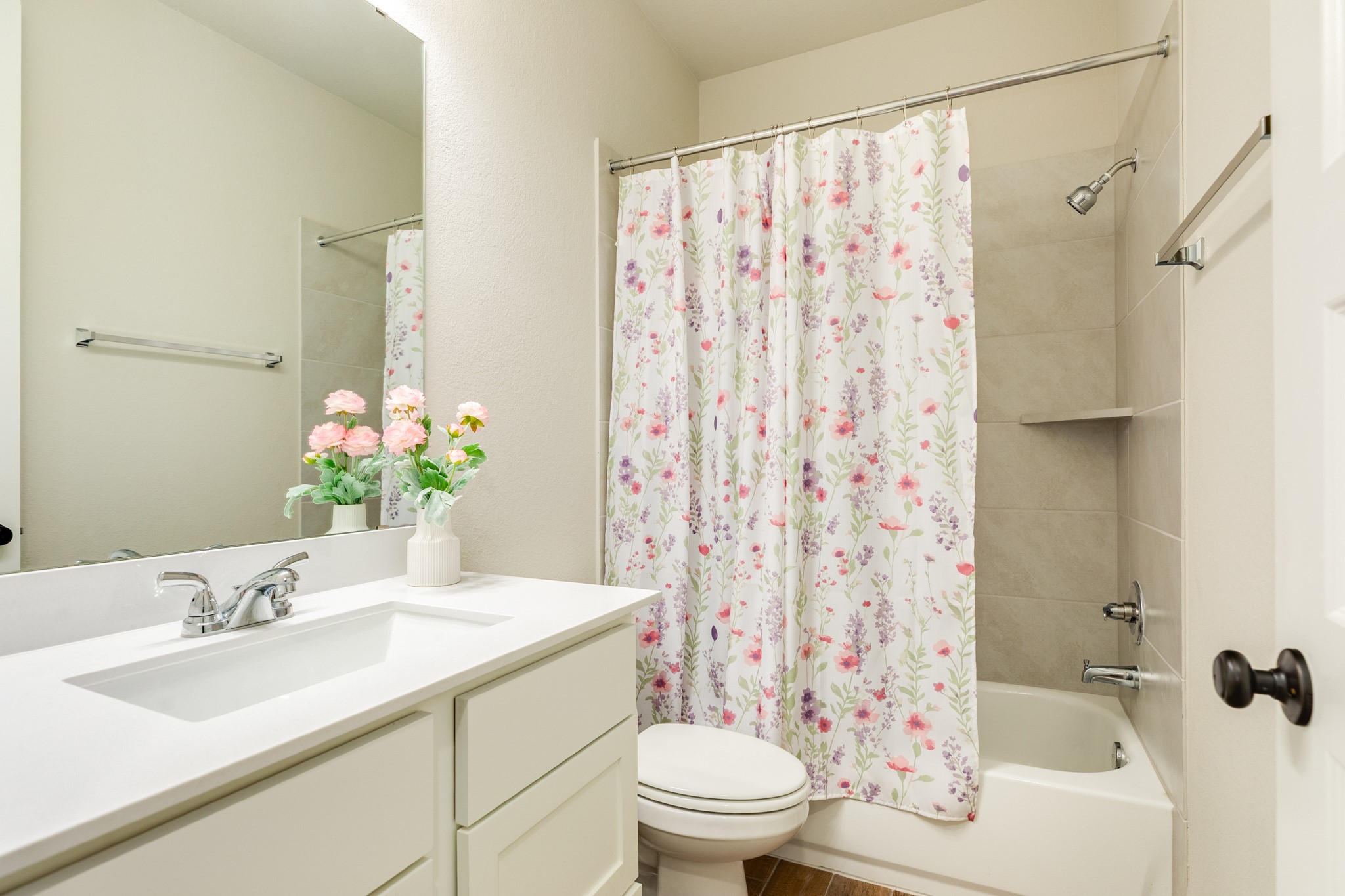 5039 Country Mdws Trail Iowa Colony, TX 77583 - Photo 18 of 50 a bathroom with a sink toilet and shower