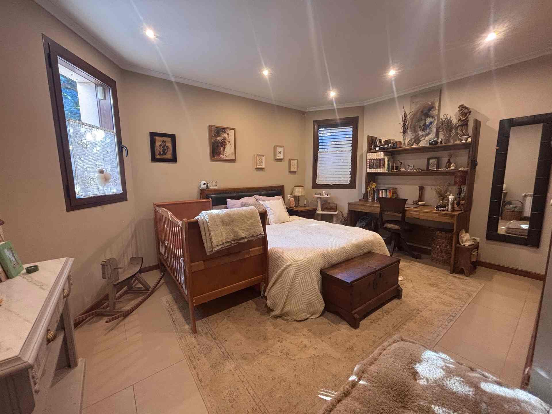 8 Carrer Del Teuladí Charlottesville, VC 46117 - Photo 27 of 30 a spacious bedroom with a bed and furniture