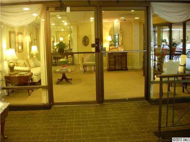 1323 Queens Road, Unit 320 Charlotte, NC 28207 - Photo 6 of 16 Gallery Image 6