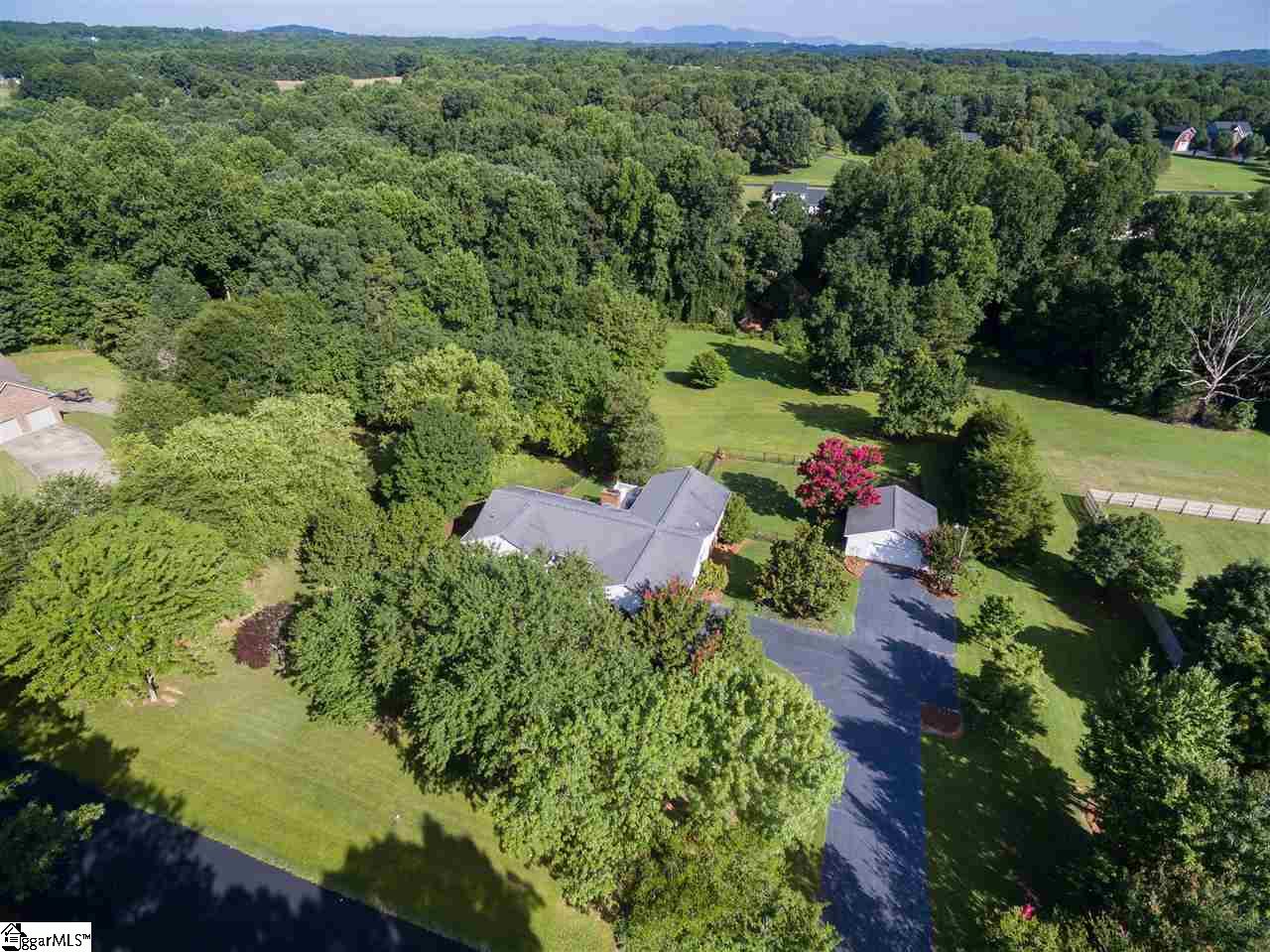 114 Data Bush Drive Inman, SC 29349 - Photo 2 of 36