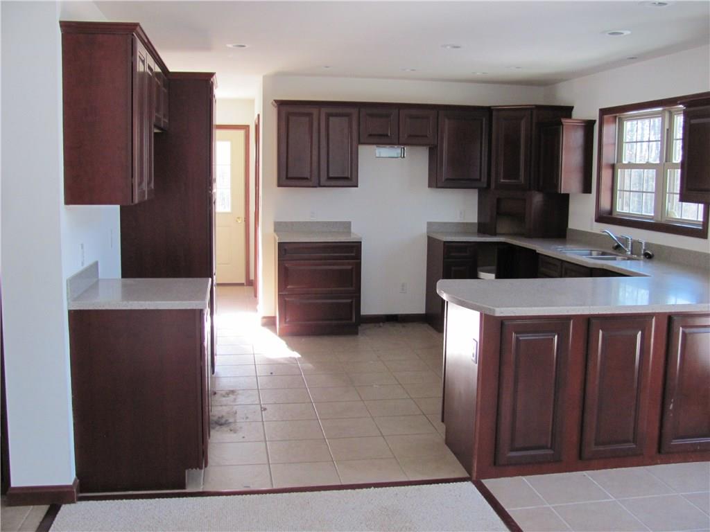 352 Thompson Road Chicora, PA 16025 - Photo 5 of 21 Kitchen