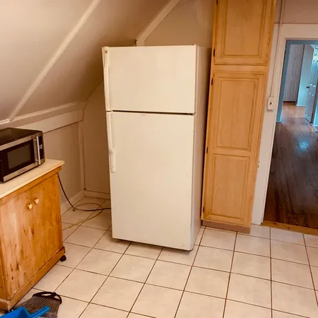 $1,300 | 2900 Enoch Avenue, Unit 1, Zion, IL 60099