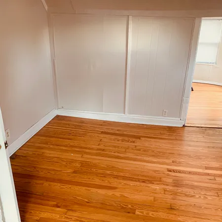 $1,300 | 2900 Enoch Avenue, Unit 1, Zion, IL 60099