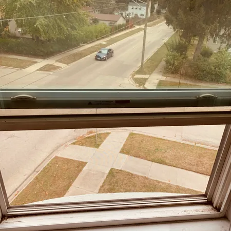 $1,300 | 2900 Enoch Avenue, Unit 1, Zion, IL 60099