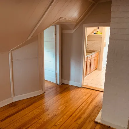 $1,300 | 2900 Enoch Avenue, Unit 1, Zion, IL 60099