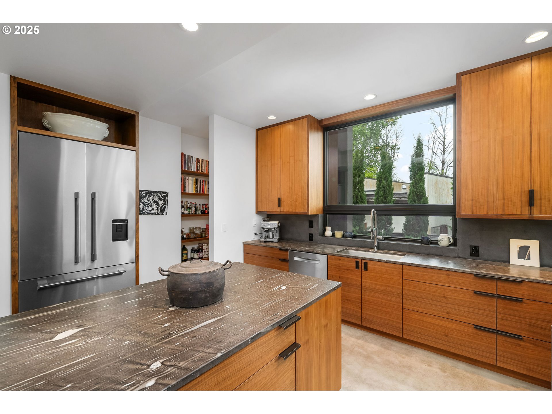 3961 Southeast Berkeley Way Portland, OR 97202 - Photo 16 of 48