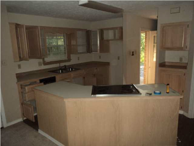 111 Brister Road Vicksburg, MS 39183 - Photo 6 of 14 Kitchen