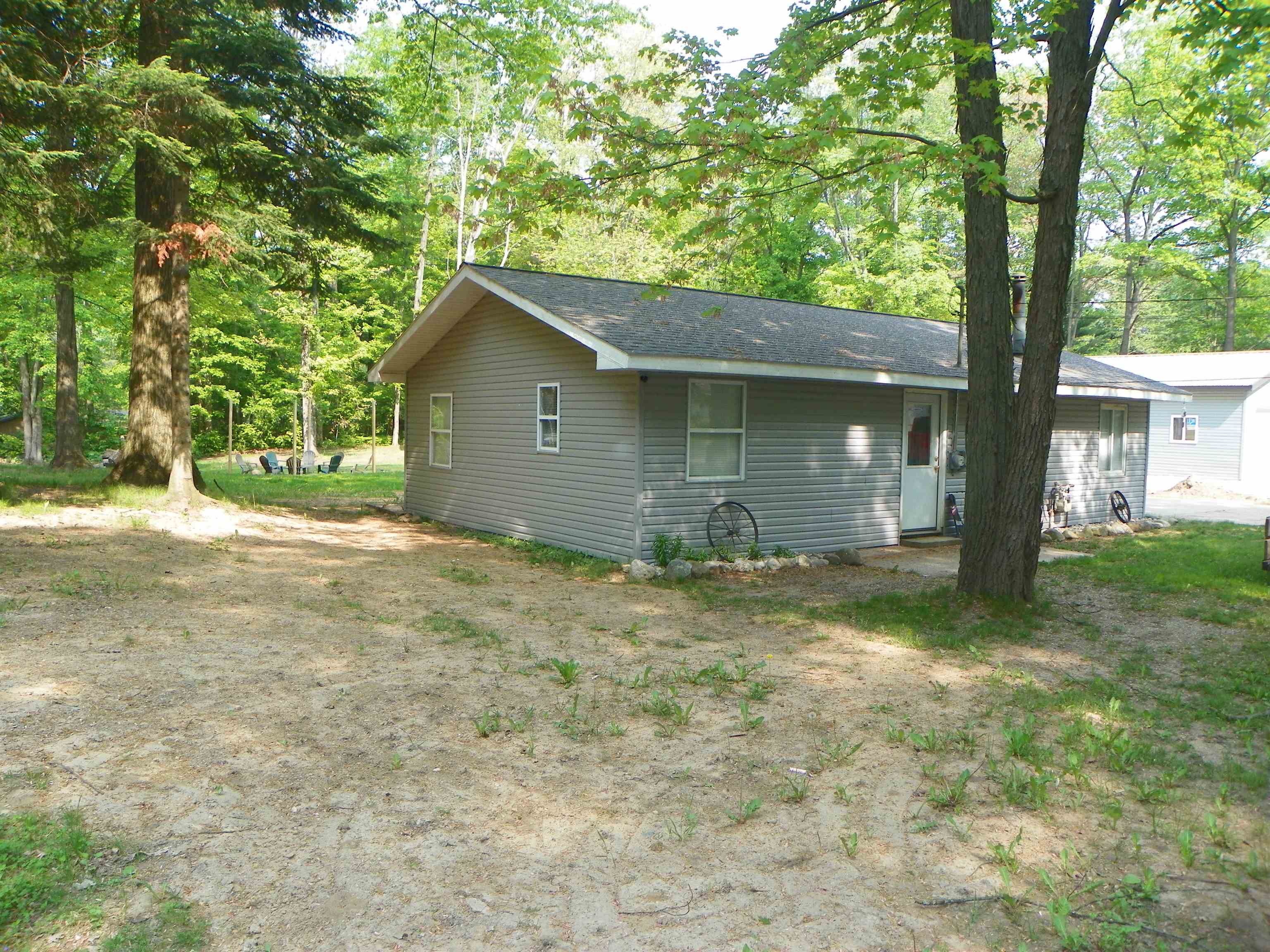 1265 Russell Street Harrison, MI 48625 - Photo 4 of 28